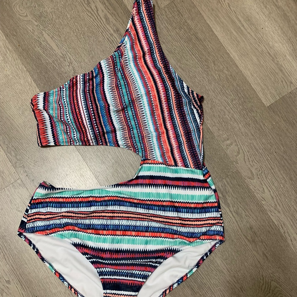 COPY - Jessica Simpson, (NWT) XL,  One shoulder stomach out bathing suit.